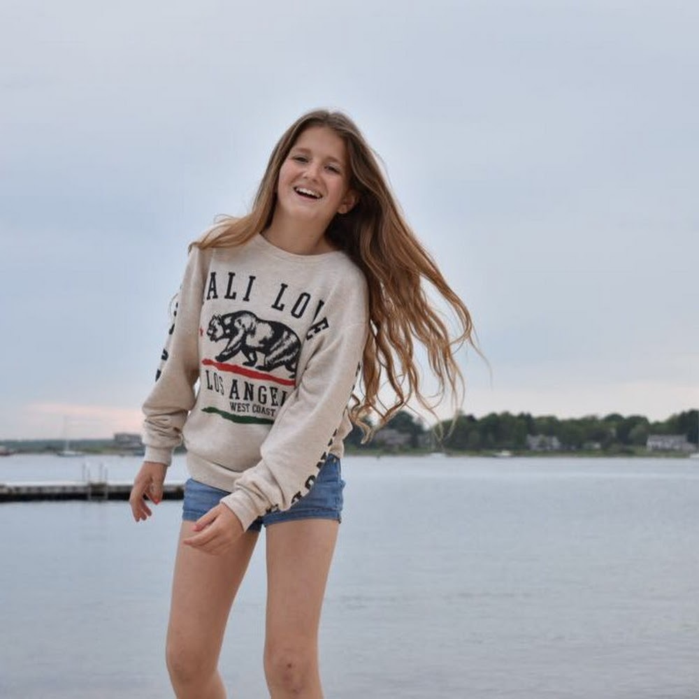 Meet your Posher, Domi